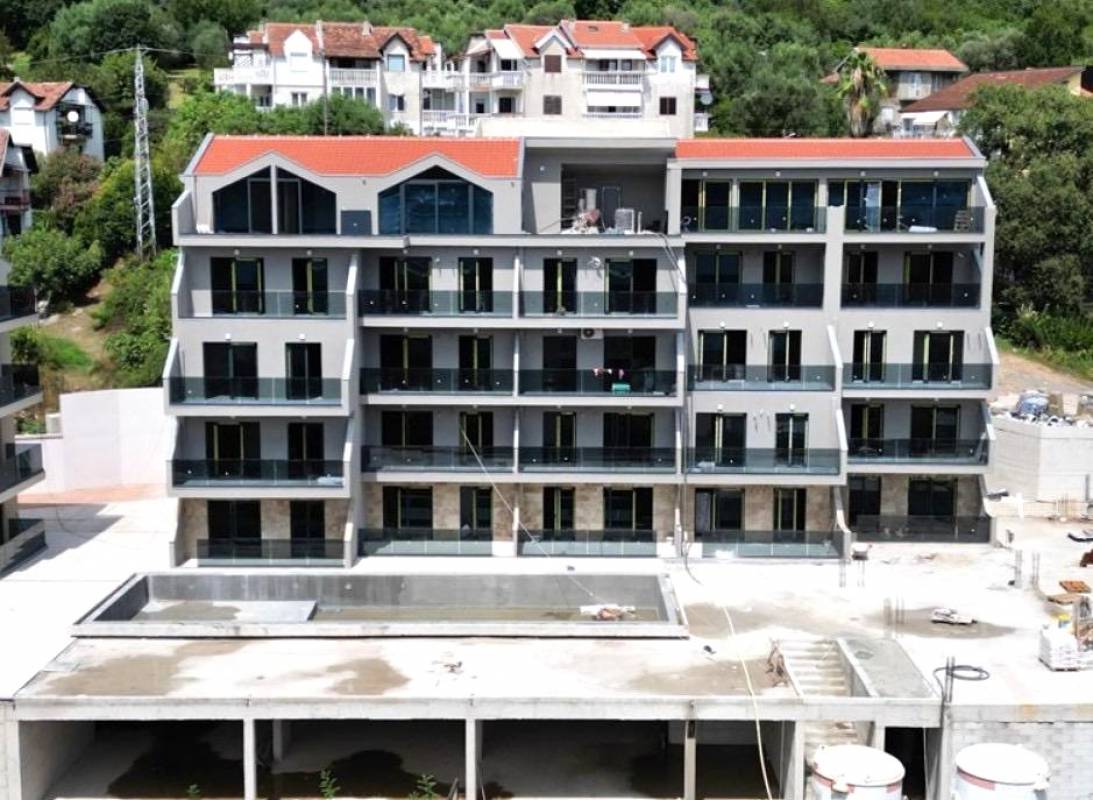 Herceg Novi, Đenovići, 50m² tek yatak odalı daire